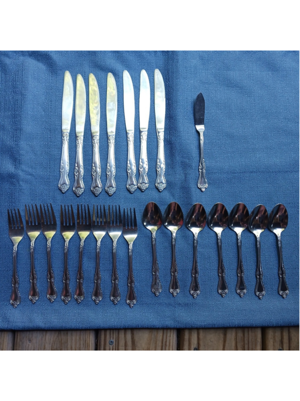 23 Piece Oneida "Azalea" 18/10 Stainless Steel Flatwear Set Floral VTG Retro